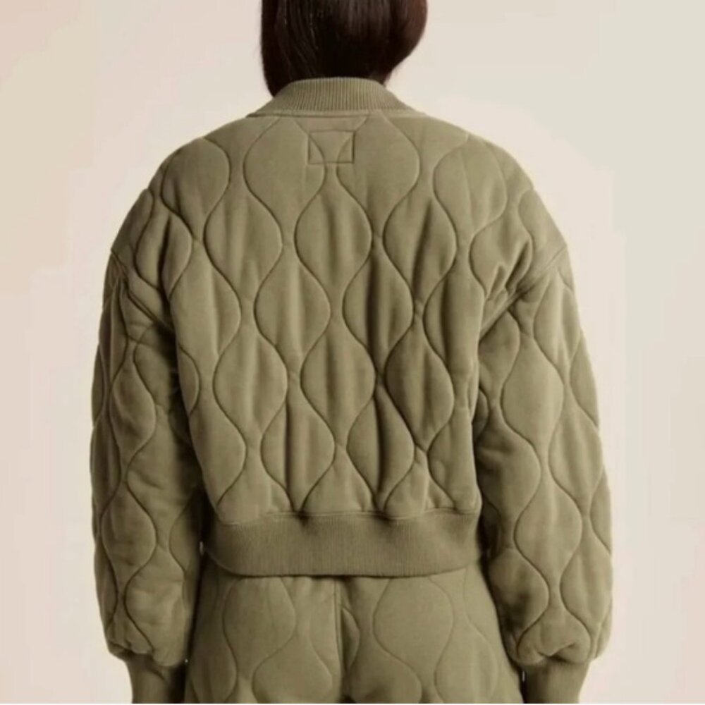 A&F Soft Collection Onion Quilted Bomber - Picture 3 of 5